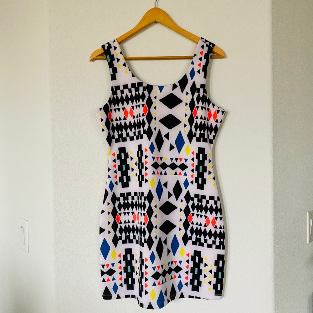 GB Gianni Bini Fitted dress geometric pattern